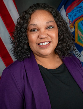 Photo of Laura J. Trolio